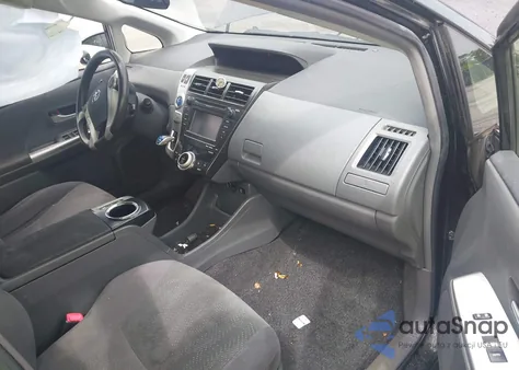 2013 Toyota Prius V Three z USA, uszkodzony, nr VIN JTDZN3EUXD3283677